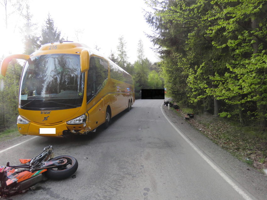 nehoda smrt motocyklista autobus vetrny jenikov PCR 11052017